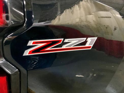 Used 2023 Chevrolet Colorado Z71 w/ Z71 Convenience Package 2 AWD/4WD image 10