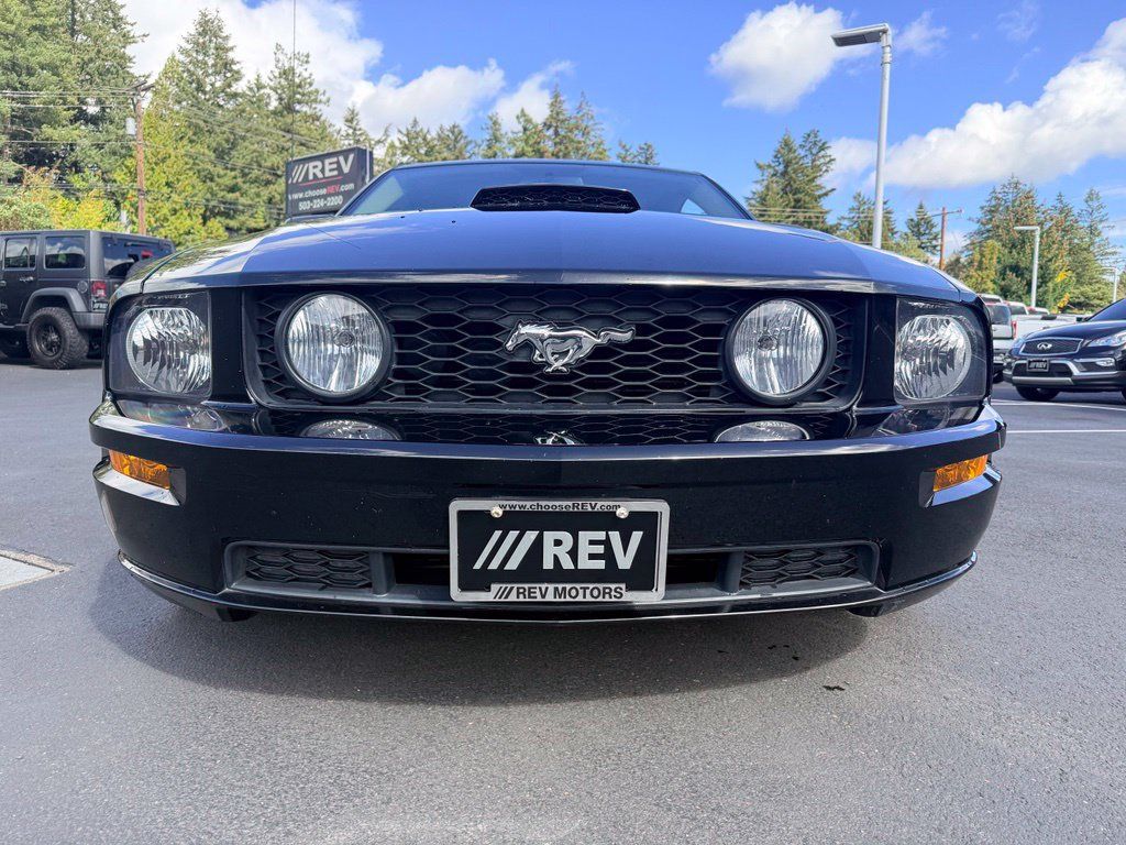 Used 2007 Ford Mustang GT RWD image 8