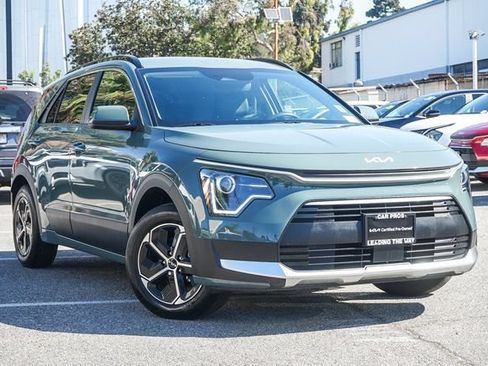 Certified 2025 Kia Niro EX FWD image 2