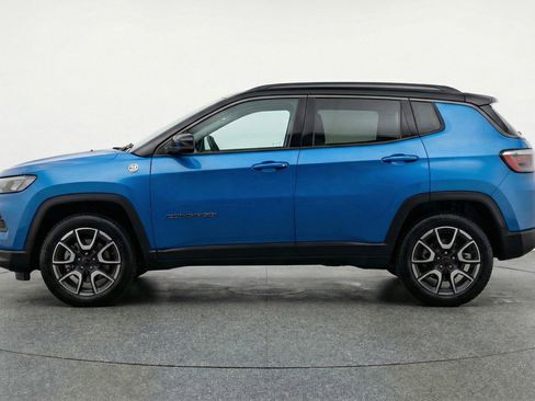 Used 2025 Jeep Compass Trailhawk AWD/4WD image 5