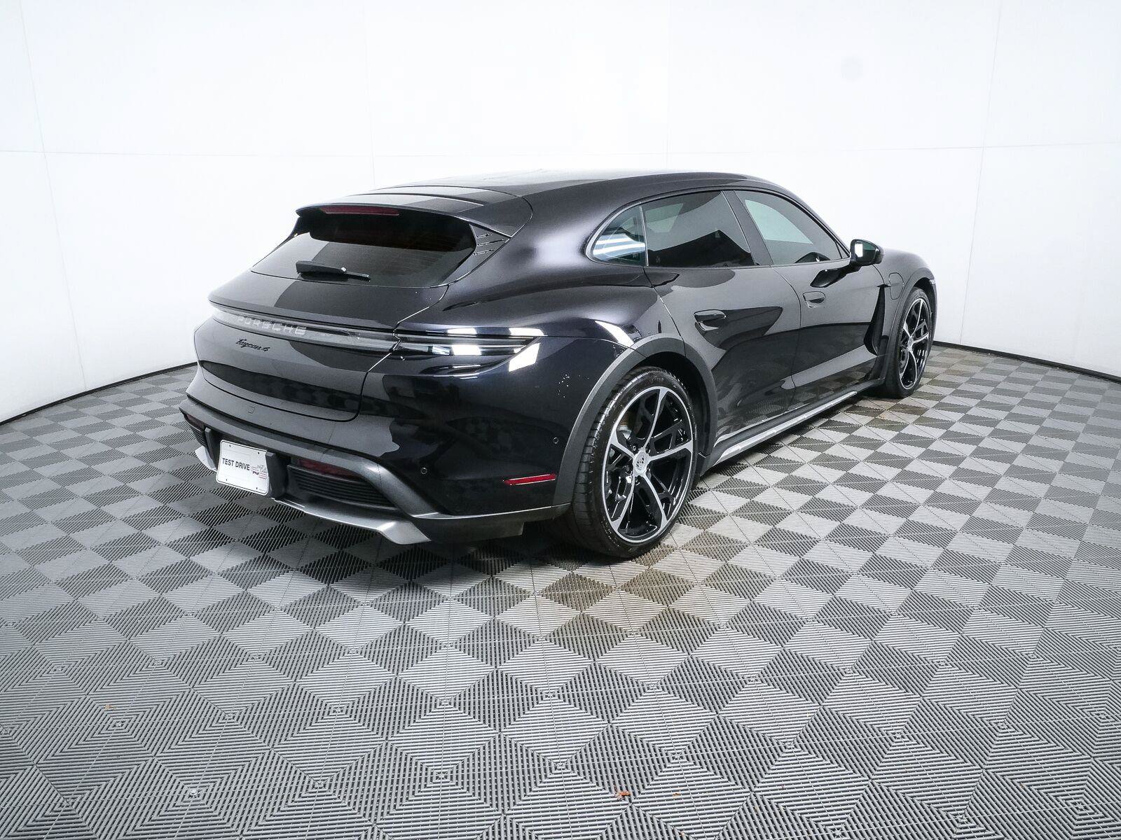 Certified 2025 Porsche Taycan 4 Cross Turismo AWD/4WD image 30