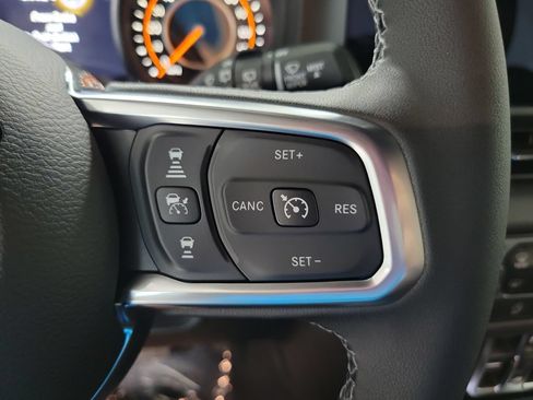 New 2026 Jeep Wrangler Unlimited Sahara w/ Technology Group AWD/4WD image 23