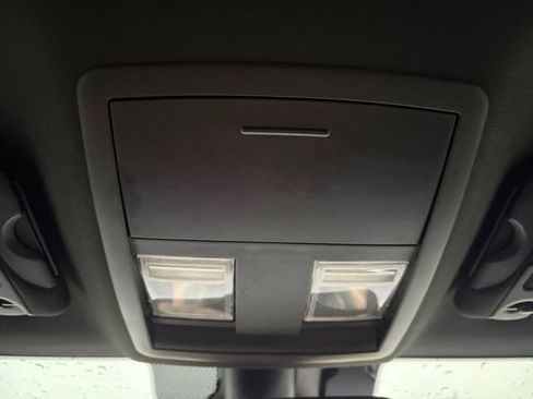 Used 2023 Dodge Challenger SXT RWD image 12