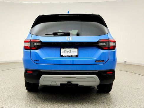 Used 2025 Honda Pilot TrailSport image 6