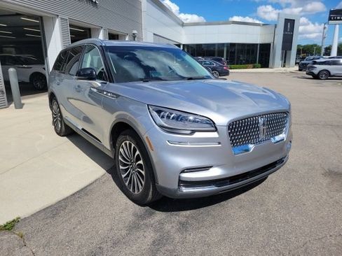 Certified 2023 Lincoln Aviator AWD w/ Premium Package image 3