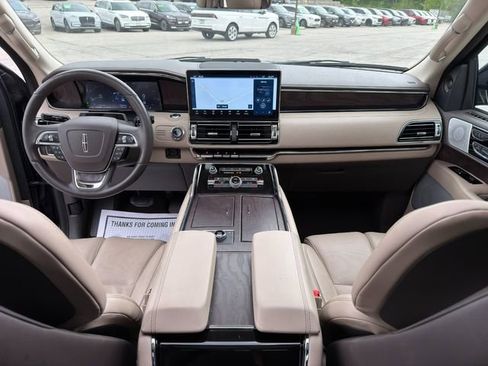 Used 2024 Lincoln Navigator L Reserve AWD/4WD image 19