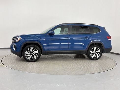 Used 2026 Volkswagen Atlas SE w/ Panoramic Sunroof Package FWD image 2