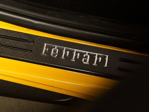 Used 2016 Ferrari 488 GTB RWD image 18