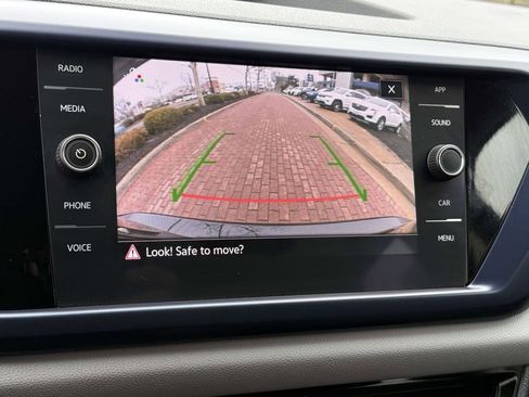 Used 2022 Volkswagen Taos SE image 19