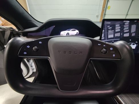 Used 2022 Tesla Model S image 31