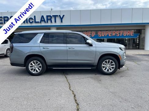Used 2025 Chevrolet Tahoe Premier RWD image 2