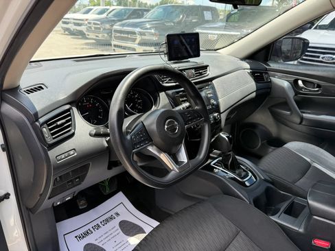 Used 2017 Nissan Rogue S w/ S Appearance Package FWD image 11