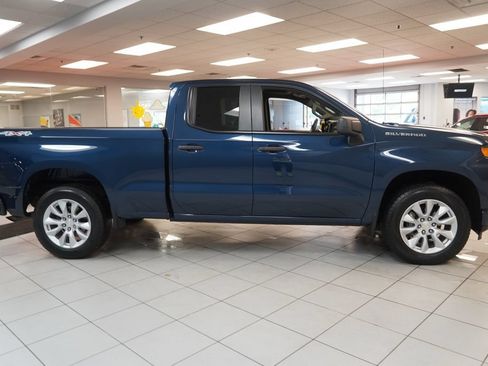 Used 2022 Chevrolet Silverado 1500 Custom AWD/4WD image 12