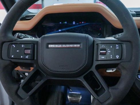 Used 2023 Land Rover Defender 110 V8 image 21