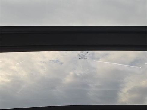 Used 2024 Volvo S60 B5 Core image 8