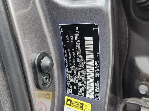 Used 2017 Toyota Highlander XLE image 30