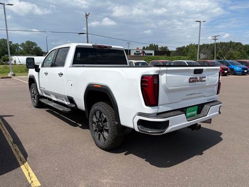 Used 2024 GMC Sierra 3500 Denali w/ Denali Reserve Package AWD/4WD image 3