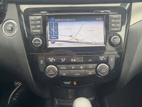 Used 2016 Nissan Rogue SV w/ SV Premium Package AWD/4WD image 5