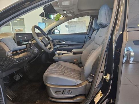 Certified 2025 Nissan Ariya Platinum AWD/4WD image 15