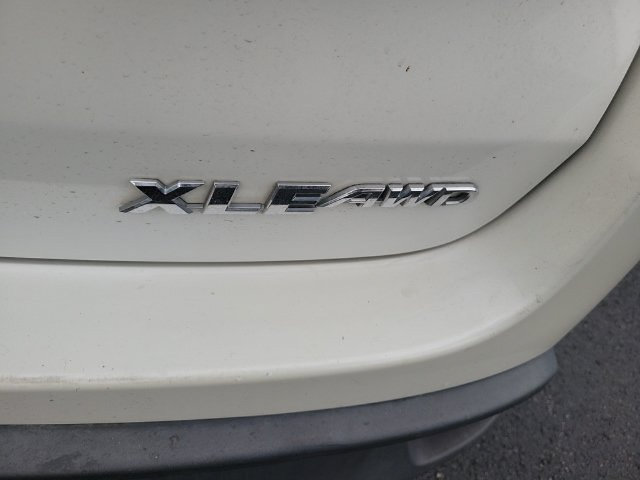 Used 2018 Toyota Highlander XLE AWD/4WD image 14
