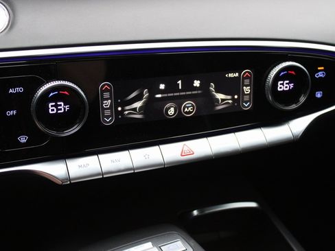 Used 2023 Genesis GV70 2.5T w/ Sport Prestige Package image 24