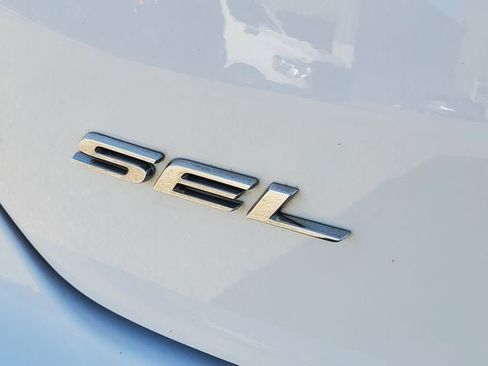 Used 2021 Ford Edge SEL w/ Convenience Package AWD/4WD image 29