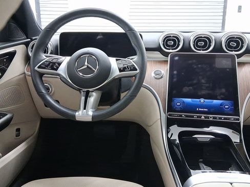 Used 2022 Mercedes-Benz C 300 4MATIC Sedan image 4