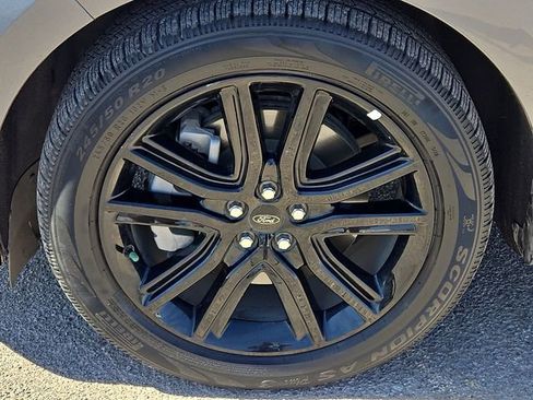 Used 2022 Ford Edge ST-Line AWD/4WD image 5
