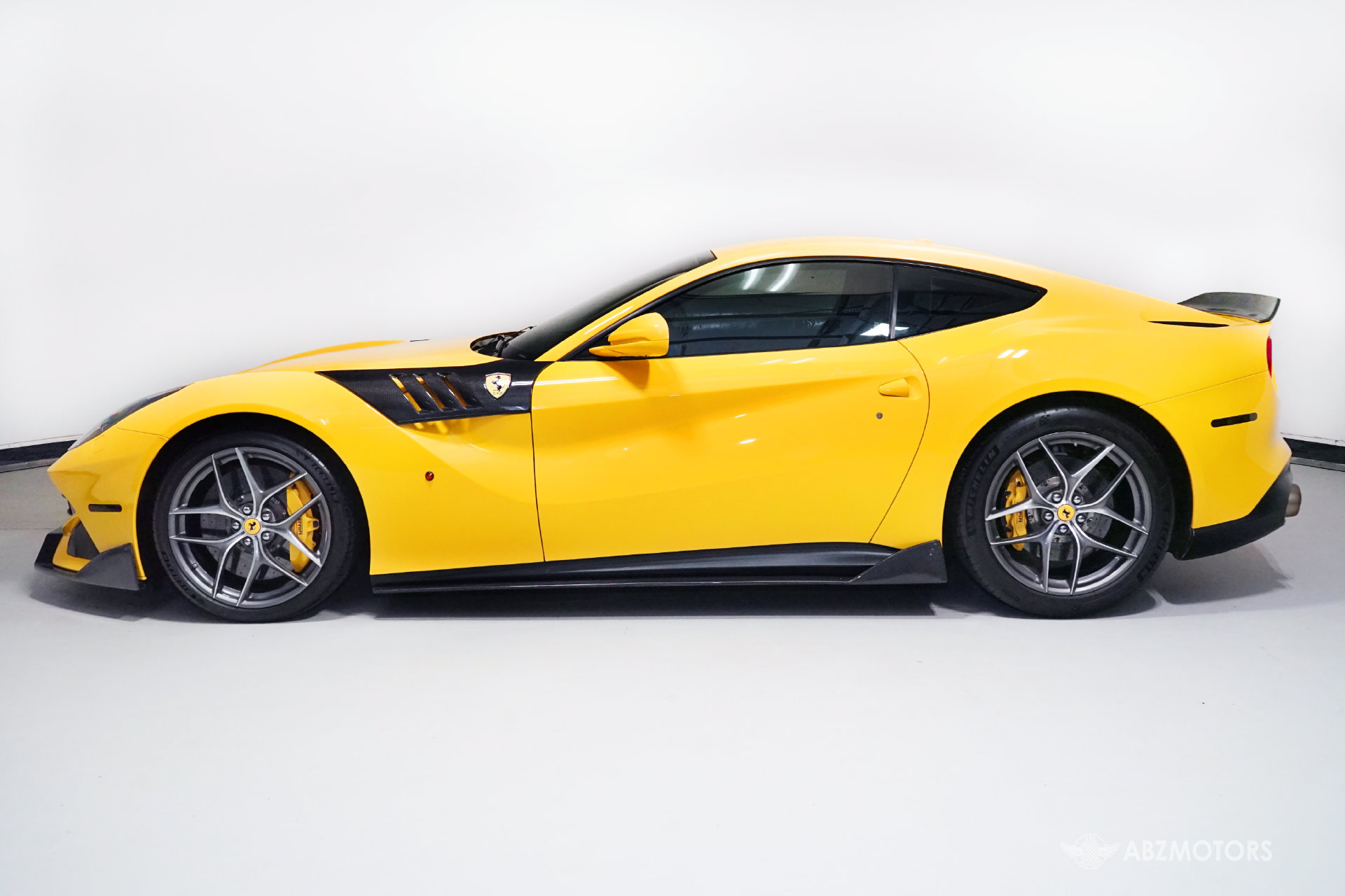 Used 2015 Ferrari F12 Berlinetta RWD image 4