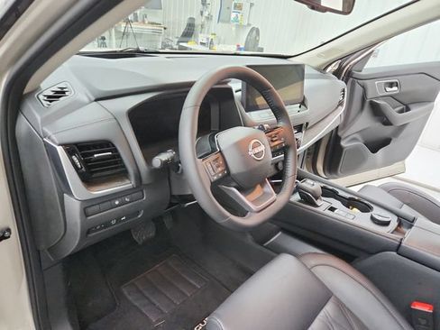 Used 2026 Nissan Rogue Platinum w/ Platinum Premium Package AWD/4WD image 18