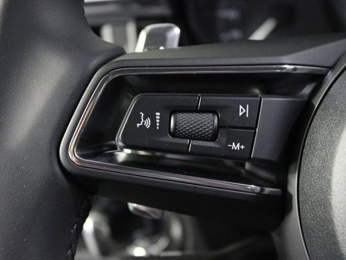 Certified 2026 Porsche Macan AWD/4WD image 23