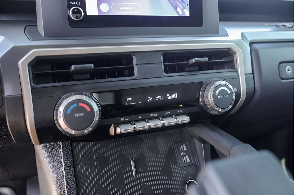 Used 2024 Toyota Tacoma SR5 AWD/4WD image 21
