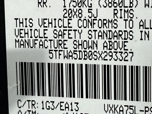 Used 2025 Toyota Tundra Limited w/ TRD Off-Road Package AWD/4WD image 32