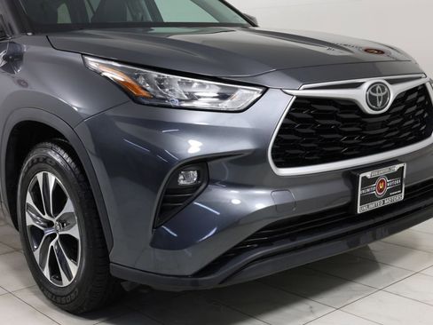 Used 2020 Toyota Highlander XLE FWD image 37