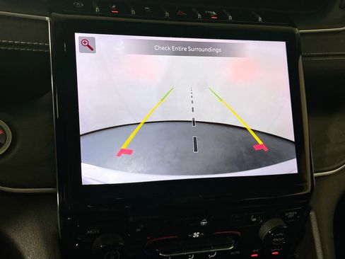 Used 2022 Jeep Grand Cherokee Limited image 14