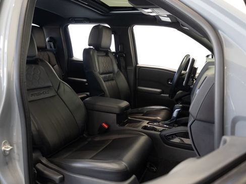 Used 2022 Nissan Frontier PRO-4X w/ Pro-4X Premium Package AWD/4WD image 27