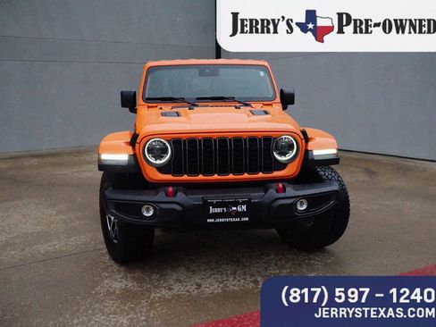Used 2025 Jeep Gladiator Rubicon w/ Convenience Group AWD/4WD image 7