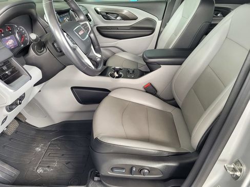 Used 2022 GMC Terrain SLT w/ Infotainment Package II AWD/4WD image 10