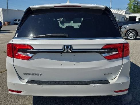 Used 2023 Honda Odyssey Elite image 4