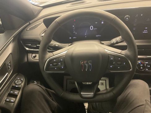 Used 2025 Buick Envista Sport Touring w/ Convenience I Package FWD image 7