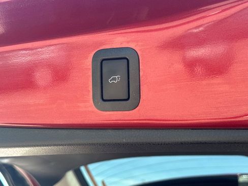Used 2019 Toyota Highlander SE AWD/4WD image 8