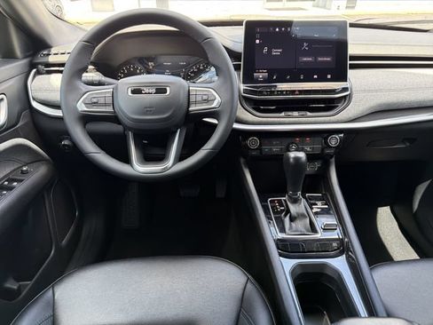 Used 2024 Jeep Compass Latitude AWD/4WD image 16