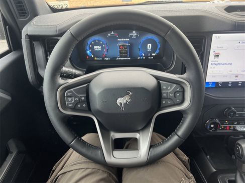 New 2025 Ford Bronco Badlands w/ Sasquatch Package image 11