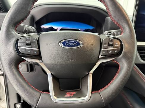 Used 2025 Ford Explorer ST RWD image 9