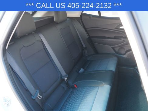Used 2025 Chevrolet Trax LT w/ LT Convenience Package image 27