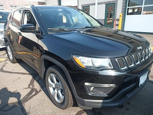 Used 2019 Jeep Compass Latitude w/ Popular Equipment Group AWD/4WD image 1