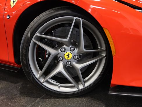 Used 2021 Ferrari F8 Tributo RWD image 9