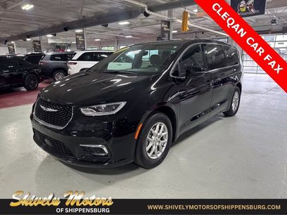 Used 2024 Chrysler Pacifica Touring
