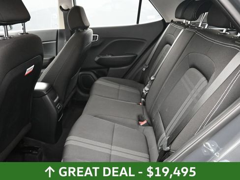 Used 2025 Hyundai Venue SEL FWD image 25