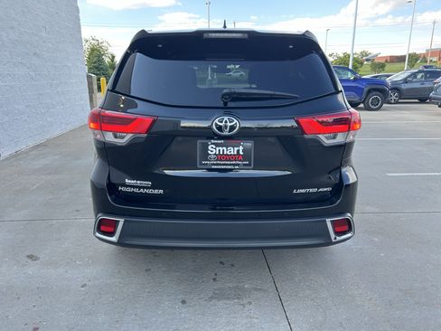 Used 2017 Toyota Highlander Limited AWD/4WD image 5